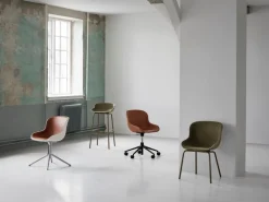 Normann Copenhagen Hyg chair with 5 wheels, swivel, black - Synergy 16