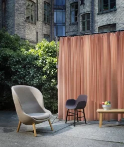 Normann Copenhagen Hyg lounge chair, high, oak - Main Line Flax 26