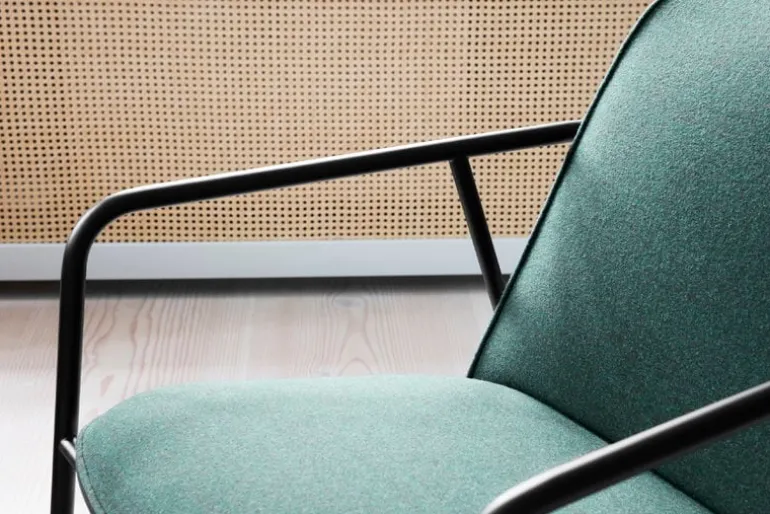 Normann Copenhagen Pad lounge chair low, black steel - black - Synergy LDS 41