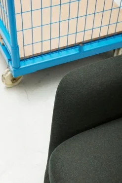 Normann Copenhagen Sum armchair, Synergy - black legs