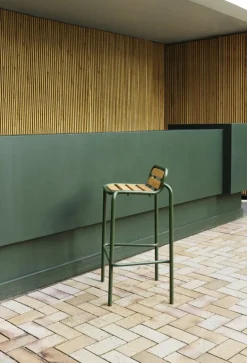 Normann Copenhagen Vig barstool, 75 cm, Robinia wood - dark green