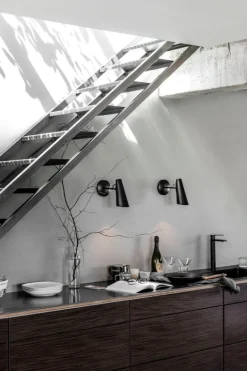 Northern Birdy wall lamp, black