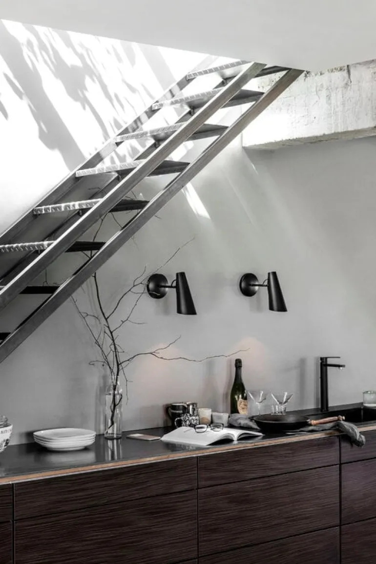 Northern Birdy wall lamp, black