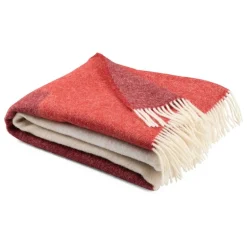 Northern Echo throw, 130 x 170 cm, red