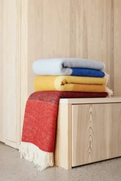 Northern Echo throw, 130 x 170 cm, yellow