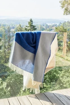 Northern Echo throw, 130 x 170 cm, blue