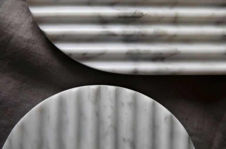 Northern Podium board, 65 cm, mixed white marble