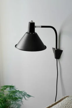 NUAD Arcon wall lamp, black
