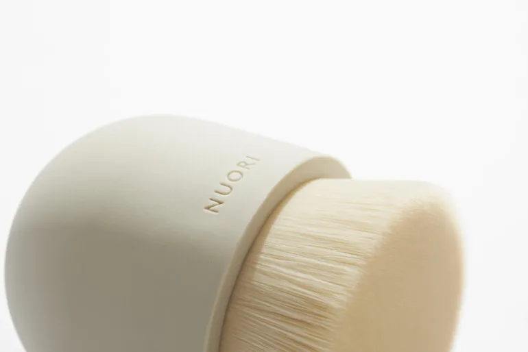 Nuori Caressing facial brush, neutral