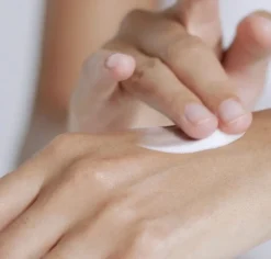 Nuori Protect Cleansing milk, 150 ml, fragrance free