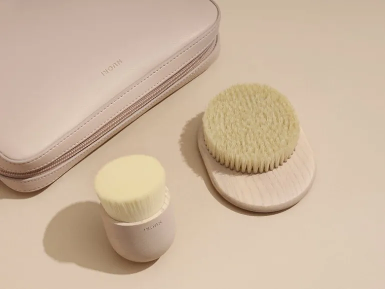 Nuori Smoothing body brush, black