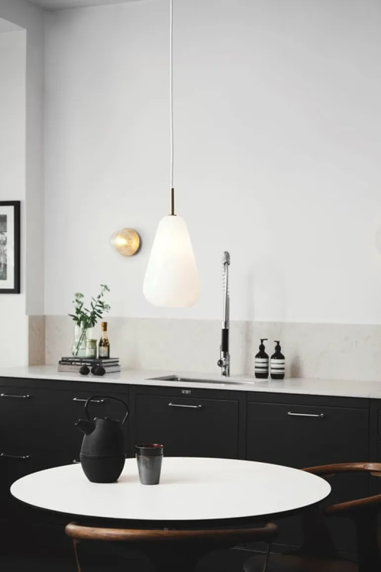 Nuura Anoli 1 pendant, medium, opal