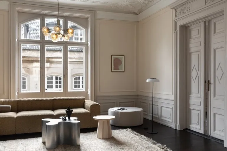 Nuura Apiales 6 pendant, brushed brass - optic gold