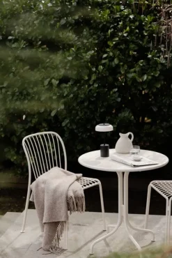 Nuura Blossi Mini portable table lamp, black - opal