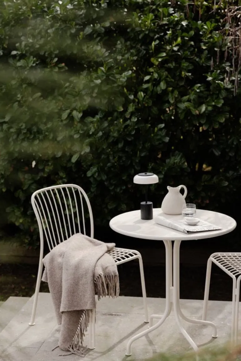 Nuura Blossi Mini portable table lamp, black - opal