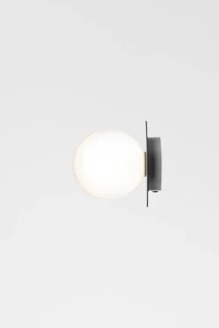 Nuura Liila 1 wall/ceiling lamp, medium, silver - opal