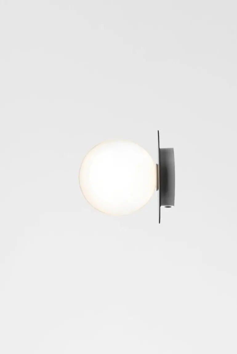 Nuura Liila 1 wall/ceiling lamp, medium, silver - opal