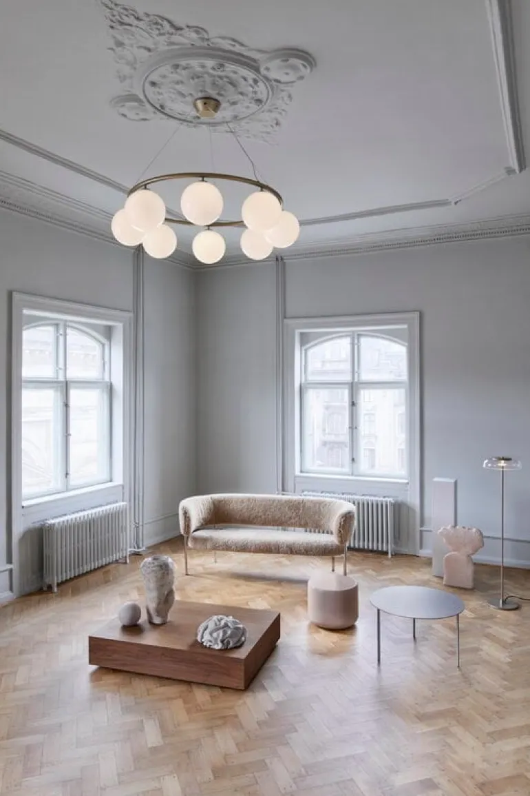 Nuura Miira 8 Circular pendant, brass - opal white