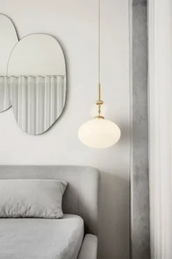 Nuura Rizzatto 32 pendant, brass - opal white