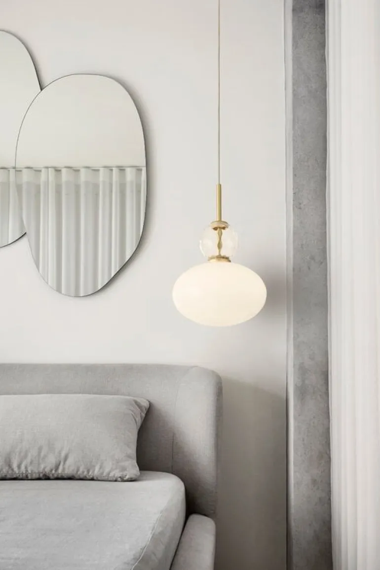 Nuura Rizzatto 32 pendant, brass - opal white