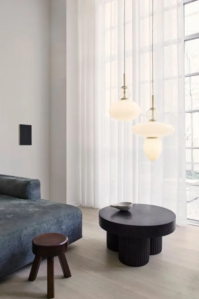 Nuura Rizzatto 32 pendant, brass - opal white