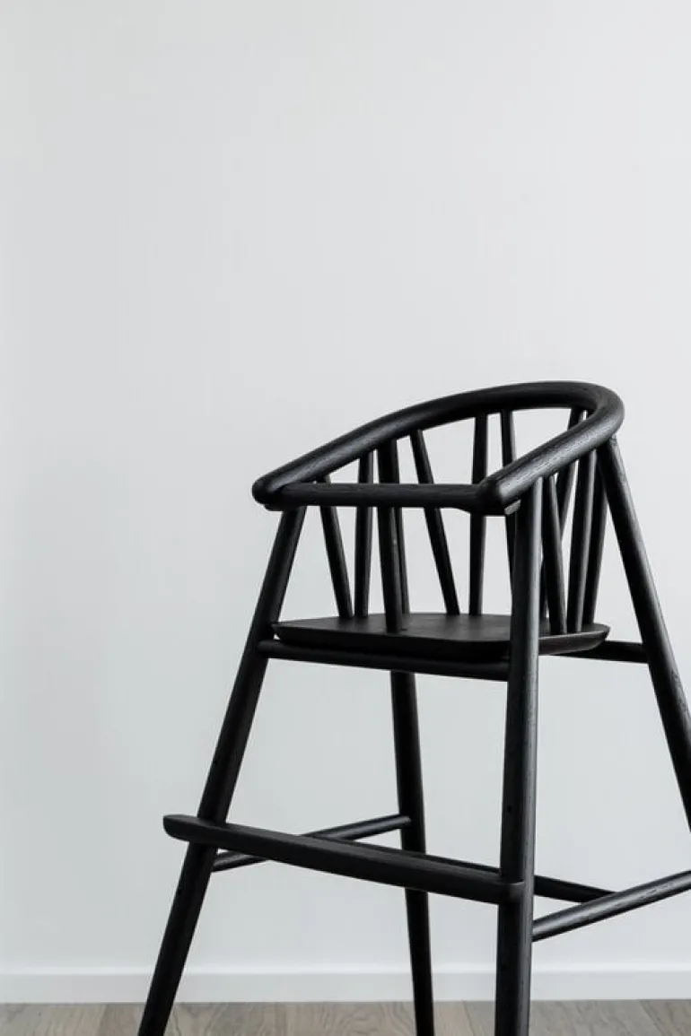 Oaklings Saga high chair, black stained oak