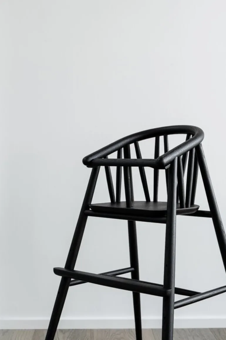 Oaklings Saga high chair, black stained oak