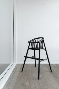 Oaklings Saga high chair, black stained oak