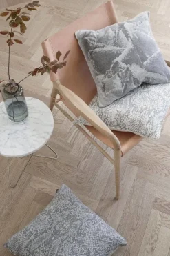 OX Denmarq Mini O table, brass - white Carrara