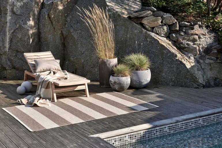 Pappelina Bob rug, 70 x 225 cm, mud - vanilla