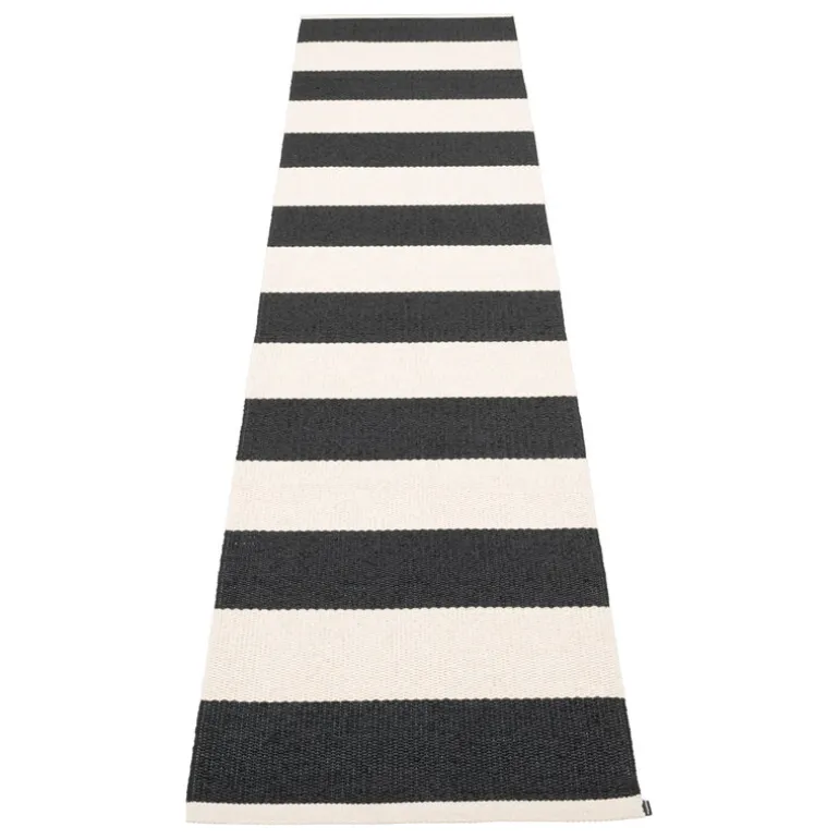 Pappelina Bob rug, 70 x 300 cm, black - vanilla