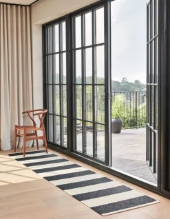 Pappelina Bob rug, 70 x 150 cm, black - vanilla