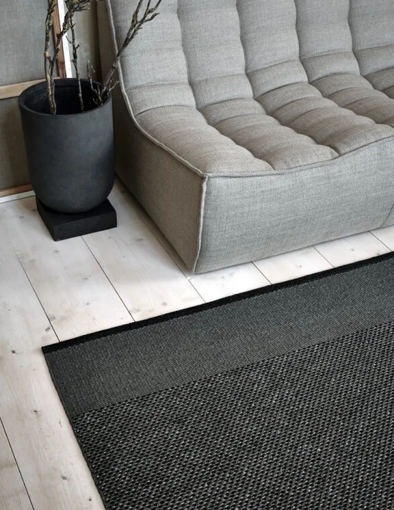 Pappelina Edit rug, 140 x 200 cm, black