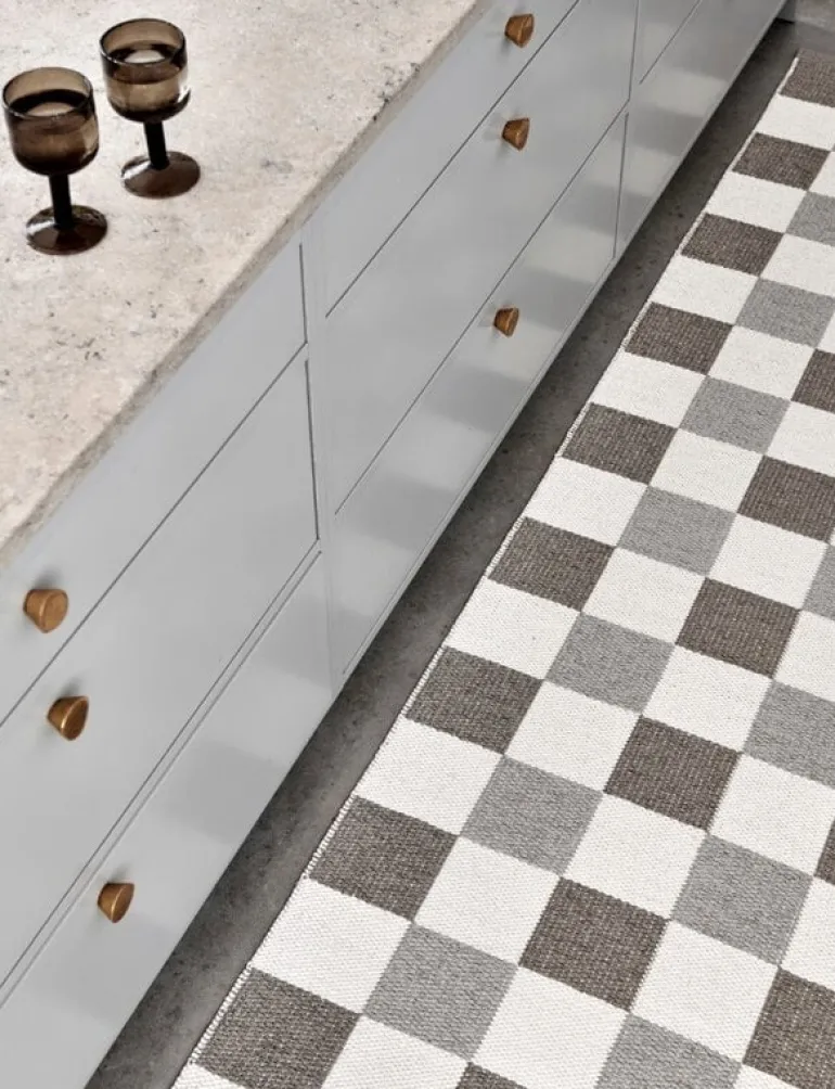 Pappelina Pix rug, 70 x 240 cm, dark linen - vanilla - linen