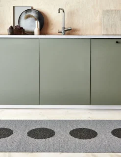 Pappelina Vera 2.0 rug, 70 x 280 cm, grey - granit metallic