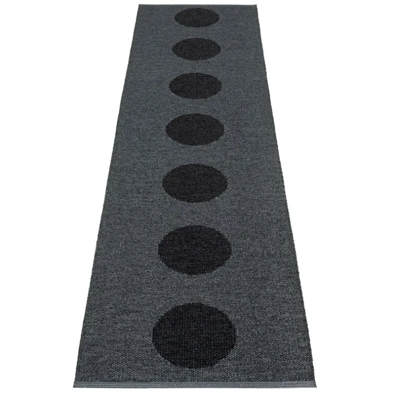 Pappelina Vera 2.0 rug, 70 x 280 cm, black - black metallic