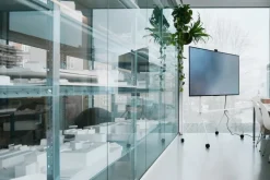 Pedestal Moon Pro TV stand, pearl