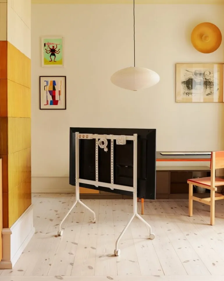 Pedestal Moon Rollin' TV stand, pearl