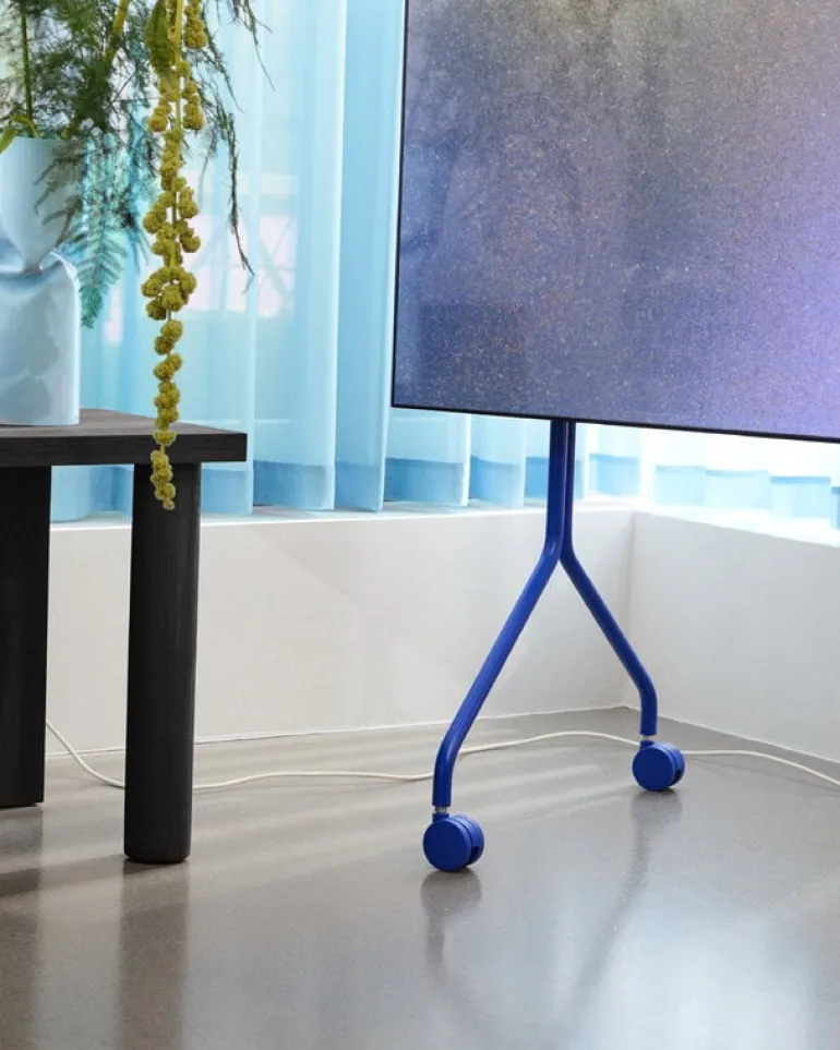 Pedestal Moon Rollin' TV stand, ultra marine