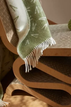 Pidät Pine needles throw, snow