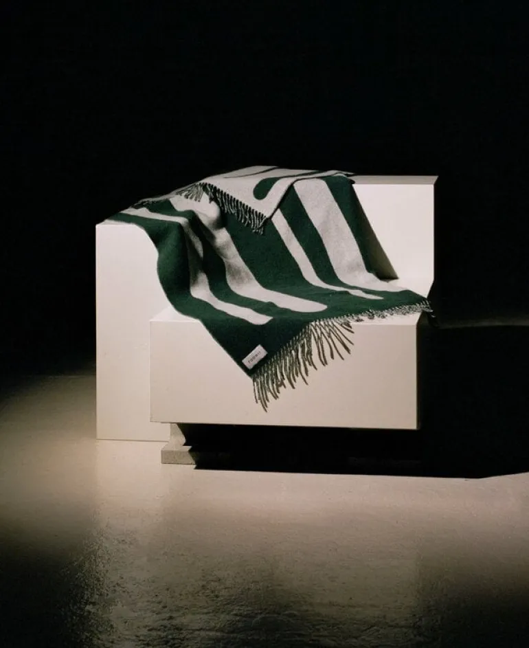 Raawii Brush blanket, green - porcelain