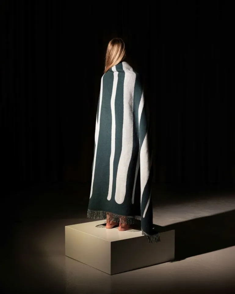 Raawii Brush blanket, green - porcelain