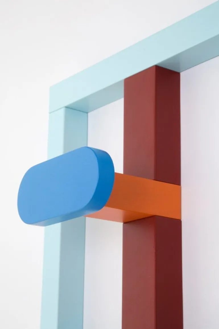 Raawii Hook 1, small, light green - red brown