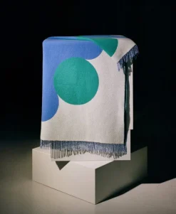 Raawii Teenagers from Mars blanket, white - blue - leaf