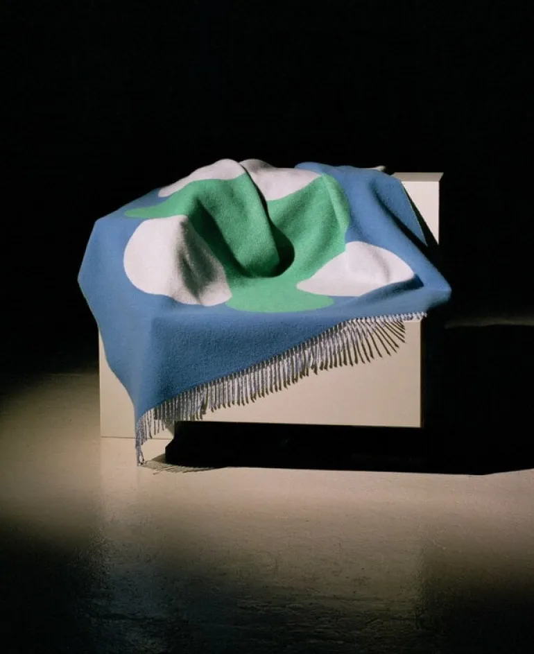 Raawii Teenagers from Mars blanket, white - blue - leaf