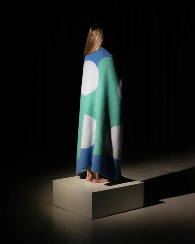 Raawii Teenagers from Mars blanket, white - blue - leaf