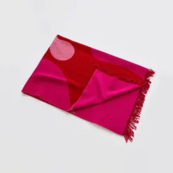 Raawii Teenagers from Mars blanket, red - pink - white