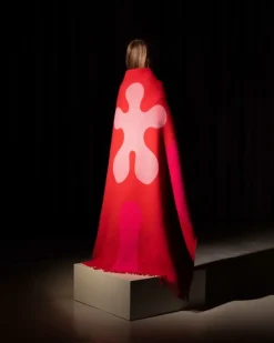 Raawii Teenagers from Mars blanket, red - pink - white