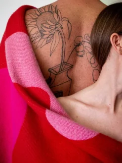 Raawii Teenagers from Mars blanket, red - pink - white