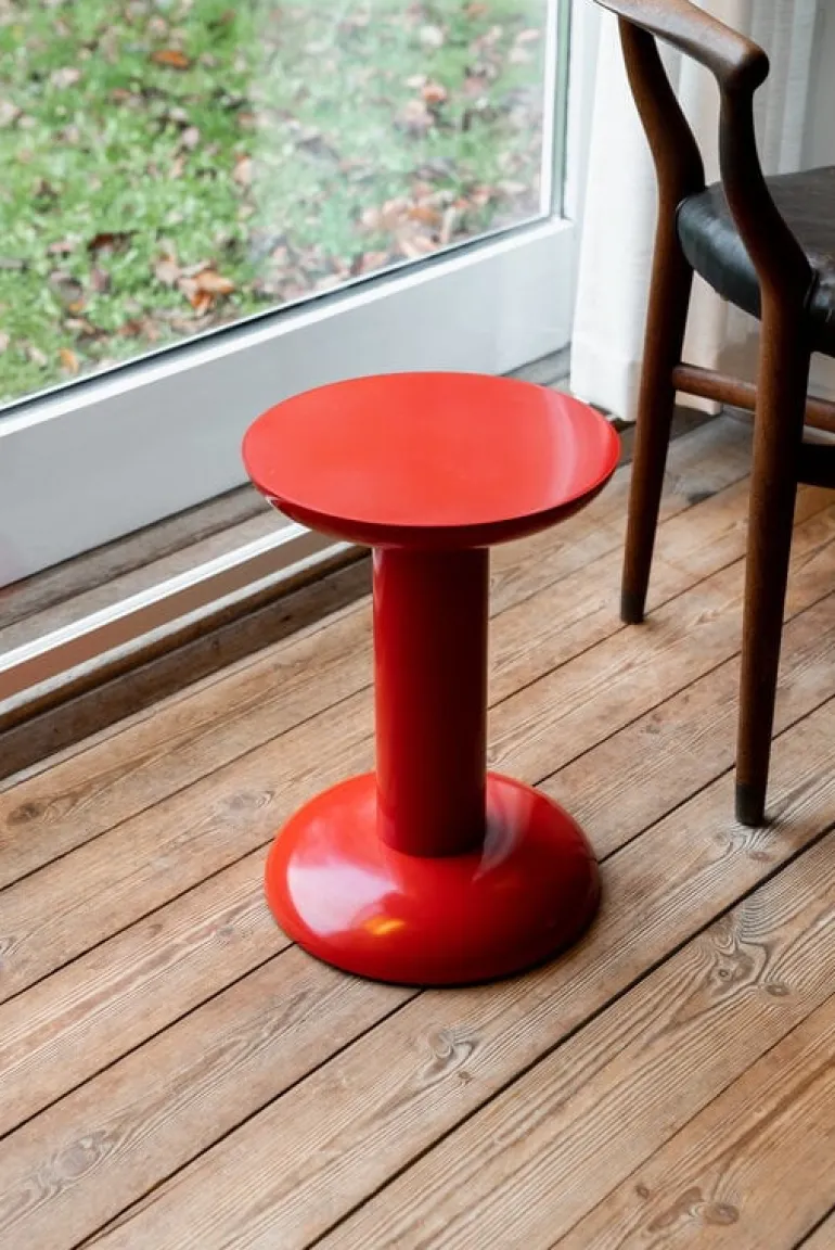 Raawii Thing stool, carmine red